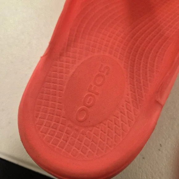 Oofos OOlala Recovery Sandals Womens 8 Neon Coral Pink Thong Flip Flops 1001 - Picture 6 of 7